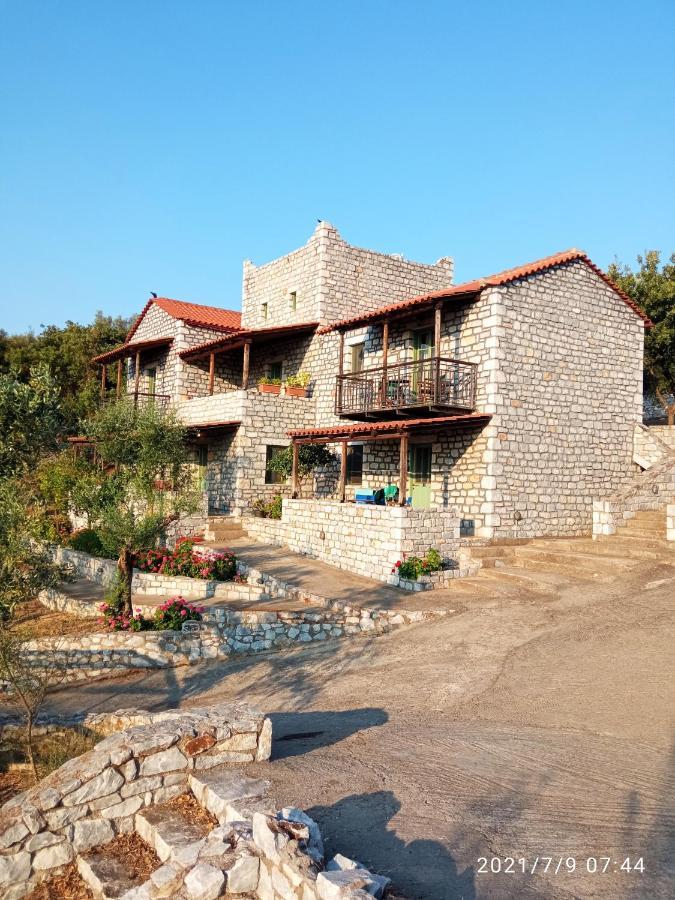 Villas Guest House Вати Екстериор снимка